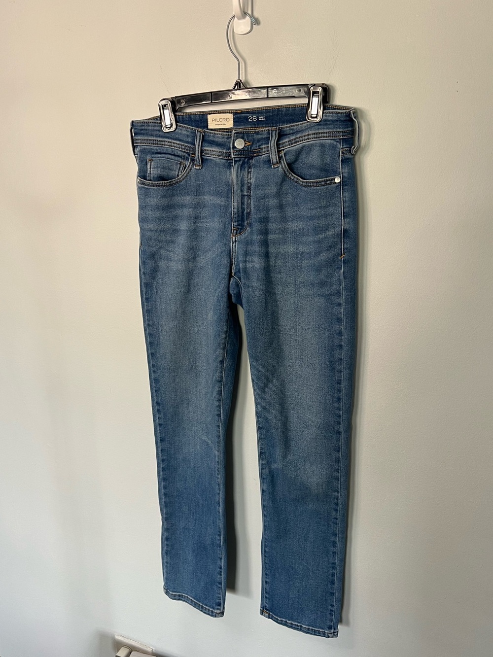Pilcro High-Rise Slim boyfriend Straight Jeans size 28 - Picture 2 of 9